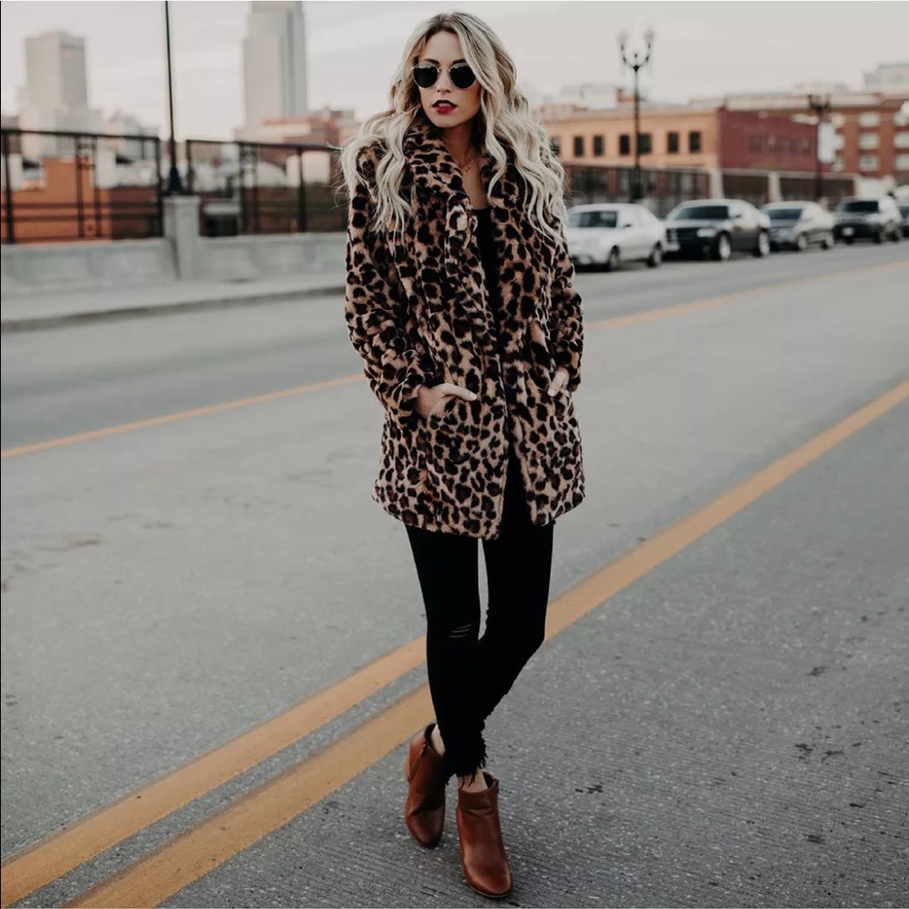 🐾Sale Last One!🐾Leopard Print Coat🐾 - Picture 2 of 7